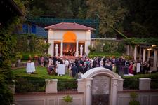 Gala 2009 Cocktail Hour in the Oval Garden