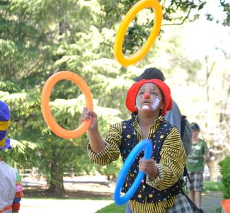 Kids can learn to juggle!