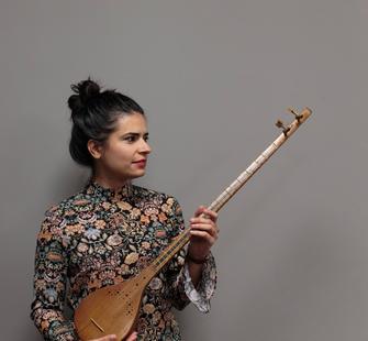 http://media.montalvoarts.org/uploads/images/2017/May/slide/Saideh-Eftekhari_photo-credit-Hannah-Devereux4703.jpg